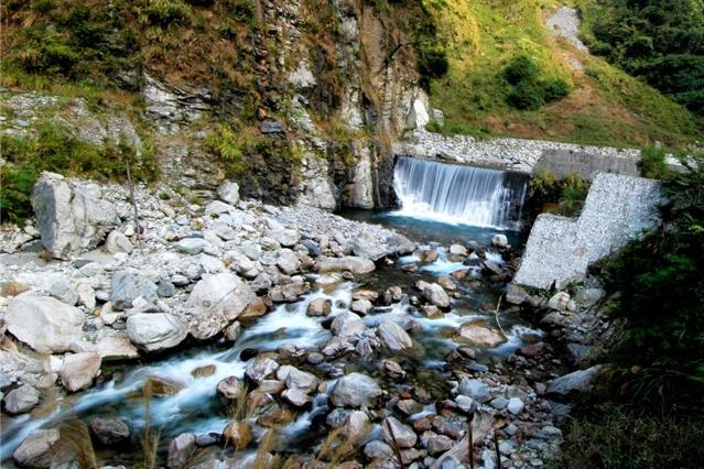 Fig. 3. Beautiful Shihwun Creek in Basianshan. (Photo provided by Dongshih Forest District Office)