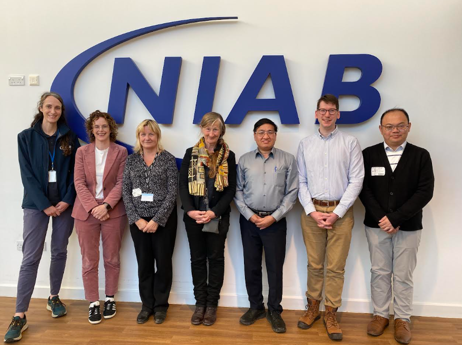 Fig 1. Group photo with UK DUS and VCU testing experts.